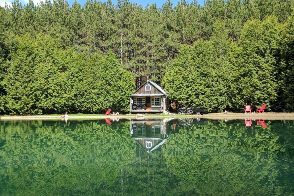 A Rustic Cabin In The Woods Orangeville Ngoại thất bức ảnh
